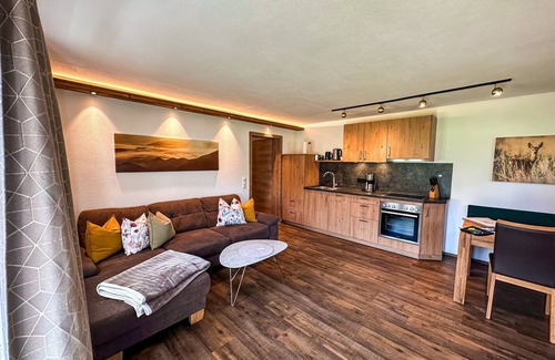 Ruhpolding Apartment | Fewo Rauschberg Balkon,3schlafz.,1wohnzi.,2badez., Kochni., Max. 6P