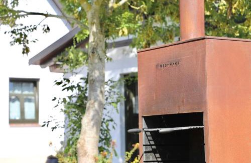 Dargun Apartment | FeWo Vilm Mecklenburg Pool Alte Schule Barlin
