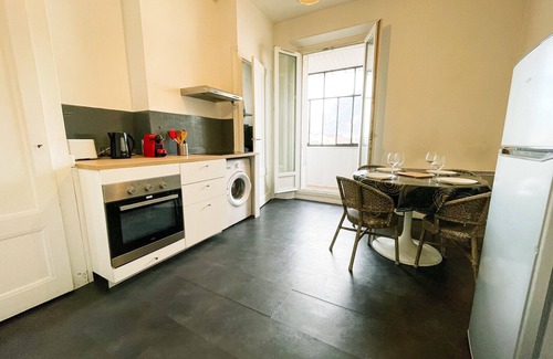 Quartier Chorier-Berriat Apartment | #FF | Pretty light in Grenoble ☀ | T2