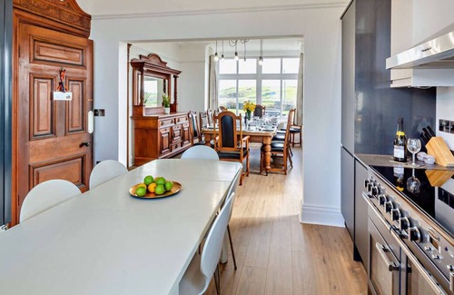 Llanengan House | Fferm Ar Y Môr in the beautiful Pwllheli