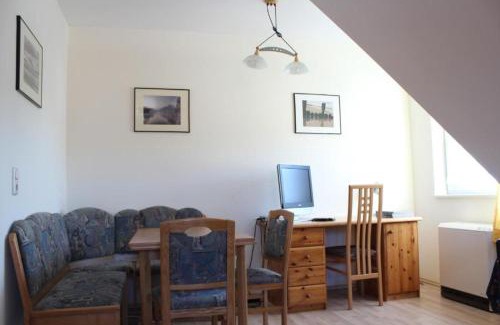 Blengow House | FH Butt