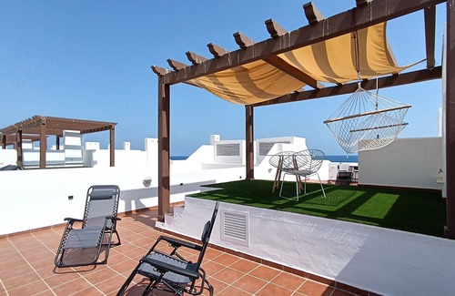 Vista de los Angeles-Rumina Apartment | Fiber Fiber Penthouse with Ocean Views and Community Pool