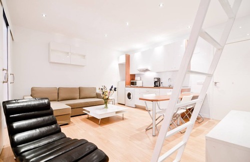 Malasana Apartment | FIBER WIFI - PLAZA DE ESPAÑA MALASAÑA DISTRICT - FULLY REFURBISHED