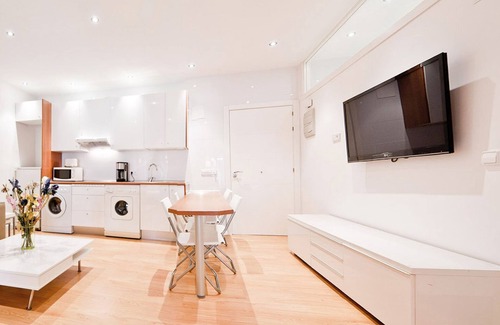 Malasana Apartment | FIBER WIFI - PLAZA DE ESPAÑA MALASAÑA DISTRICT - FULLY REFURBISHED