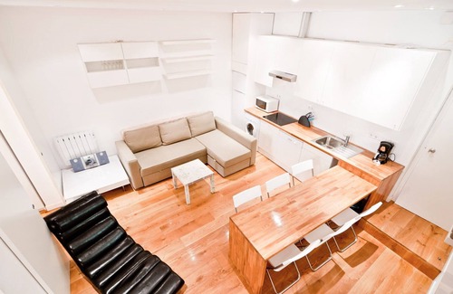 Malasana Apartment | FIBER WIFI - PLAZA DE ESPAÑA MALASAÑA DISTRICT - FULLY REFURBISHED