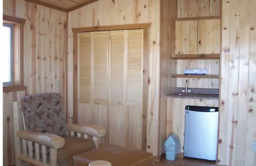 Meeteetse Cabin | Fiddleback Lodge and Cabins