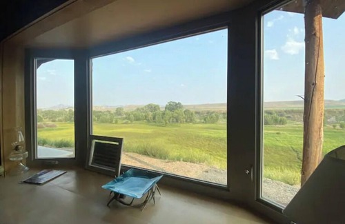 Meeteetse Cabin | Fiddleback Lodge and Cabins
