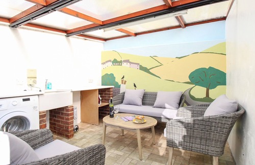 Beaminster Cottage | FIDDLESTICKS COTTAGE, pet friendly in Beaminster