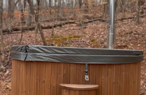 Travelers Rest Cabin | Field Trip Unit 13 Medium Canvas Cabin Accessible