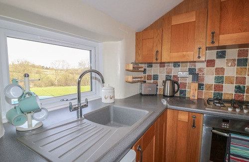 Crich Cottage | FIELDSIDE, family friendly, character holiday cottage in Fritchley