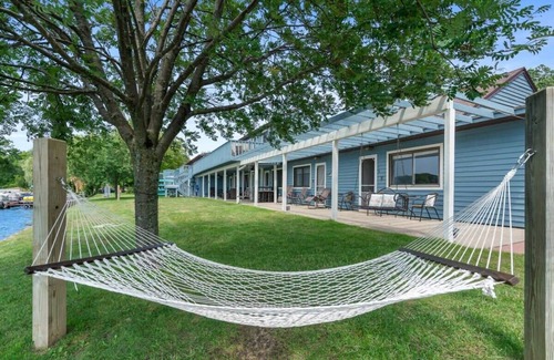 Mayfield Apartment | Fife Lake condo with fire pit and lake views
