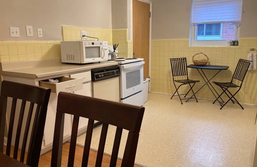St. Louis Hills House | FIFTIES CLASSIC: cozy, convenient, comfortable