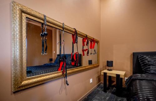 Vaise Apartment | Fifty Shades Suite