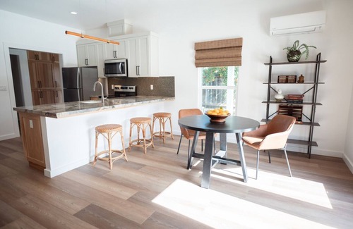 Fig Garden Apartment | Fig StudionStudio apartment walking distance from Fig Garden Village.