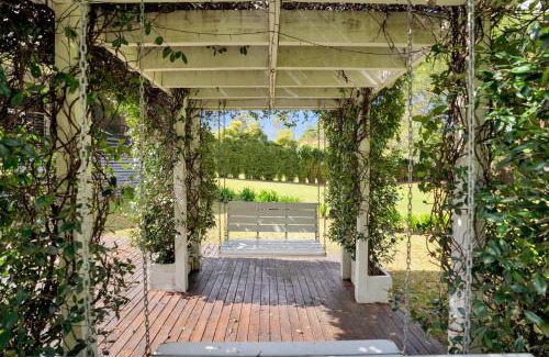 Peachester House | Fig Tree Cottage @ Sunshine Grove
