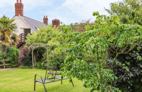 Fiddington Apartment | FIG TREES - WIBBLE FARM, romantic, with a garden in Williton