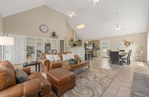 College Station House | Fightin’ Aggie Farmhouse