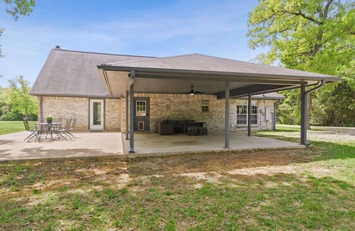 College Station House | Fightin’ Aggie Farmhouse