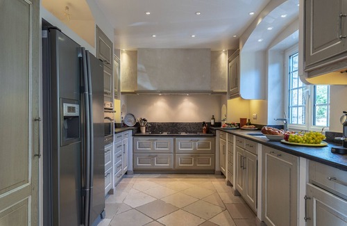 Chateauneuf-Grasse Villa | Figue Olive Luxury stone house close to Le Rouret