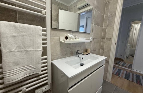 Vila Verde Apartment | 'Figueira' Apartment with Wi-Fi and Air Conditioning
