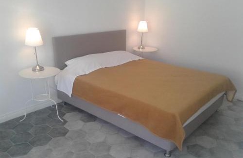 Hydra House | Filenia