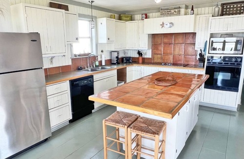 Grand Isle House | Fin and Bridge - Beachfront - Island Realty