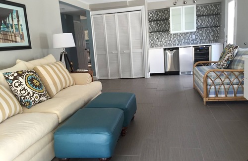 Avalon House | Final weeks of the season. Book now.