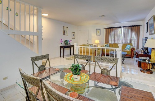 Paradise Island Villa | Finally Paradise Island at Down to Earth Pricing!