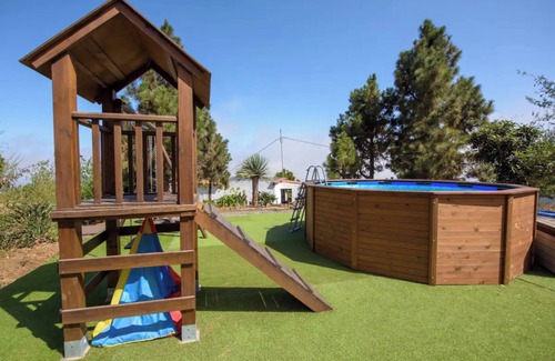 Los Realejos Villa | Finca 'Con Impresionantes Vistas' with Sea View, Mini Pool & Wi-Fi