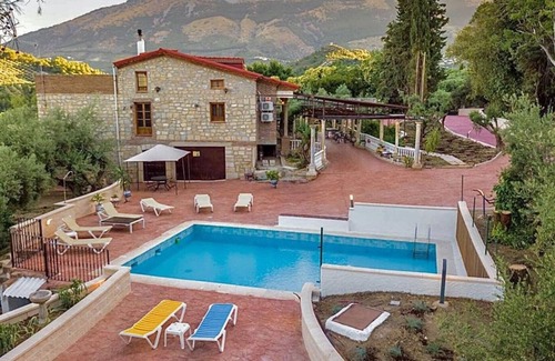 Jaen Villa | Finca del Valle Jaén by Ruralidays