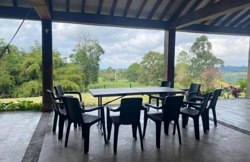 Circasia House | FINCA LA ESMERALDA