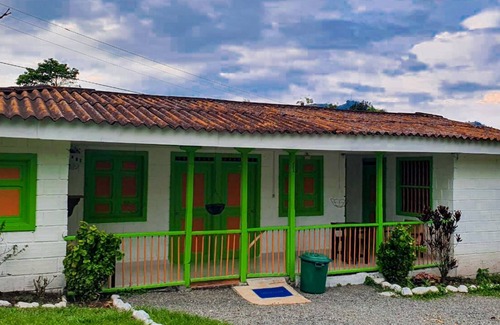 Pereira Cottage | Finca La Floresta Verde / Lugar De Ensueño