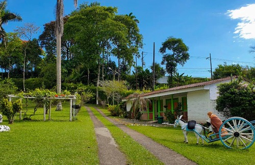 Pereira Cottage | Finca La Floresta Verde / Lugar De Ensueño