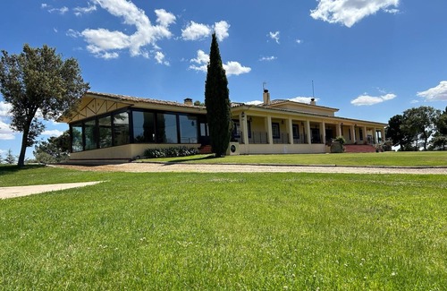 Hontecillas Villa | Finca la Goya: Tu Refugio Ideal Para Disfrutar de una Reunión Familiar o Amigos