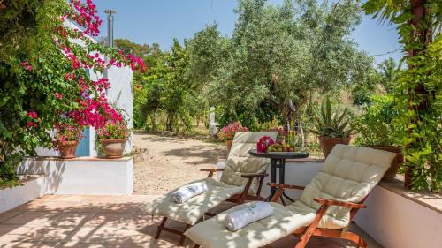 Olvera Villa | Finca Los Meleros Olvera by Ruralidays
