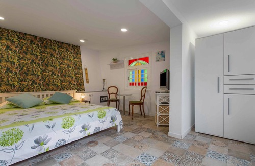 La Mancha House | 'Finca Tropical Icod' with Sea Views, Private Terrace and Wi-Fi