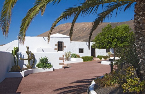 Macher Villa | Finca with Private Pool and Striking Views of Hills and Sea