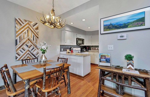 Blowing Rock Condo | Finch 3 | Fireplace, Restaurant, Pool, Spa