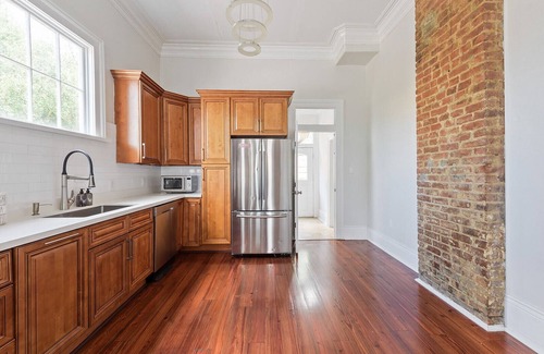 East Riverside House | Find Harmony in the Irish Channel - Close to Magazine and Parade Route