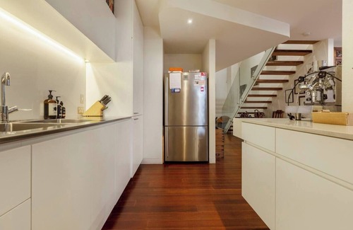 Collingwood Apartment | Find Luxury in an Old Charm Converted Warehouse