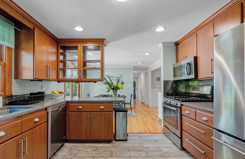 Jamestown House | Find Seaside Serenity: Family Coastal Retreat near Jamestown & Newport, RIn