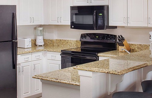 Brush - Stewarts Resort | 𝐅𝐢𝐧𝐝𝐢𝐧𝐠 𝐌𝐞𝐢𝐥𝐢-Beachfront Fun @Ocean Walk Resort+Amenities. 2BR Suite