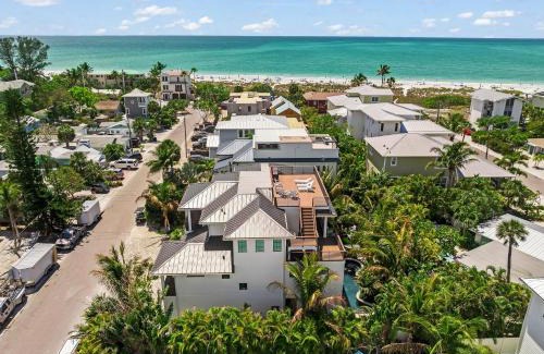 Anna Maria House | Fine and Sandy