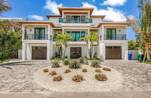 Anna Maria House | Fine and Sandy