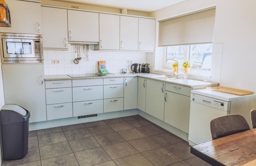 Municipality of Uitgeest House | Fine custom house with beautiful lake view