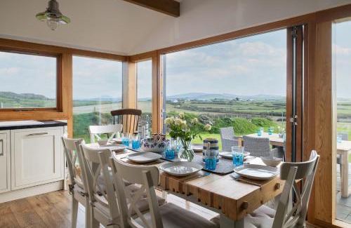 Garn Fadryn House | Finest Retreats - Bryn Du