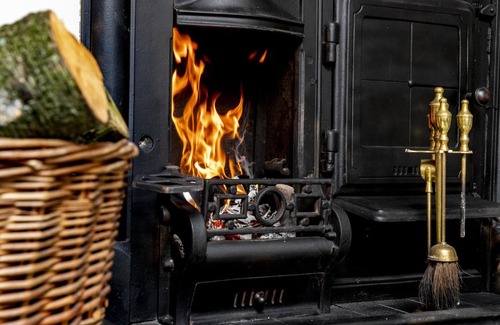 Bury House | Finest Retreats - Ellen's Cottage
