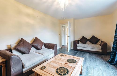 Eaton Mascott Cottage | Finest Retreats | Netley Hall - Poppy