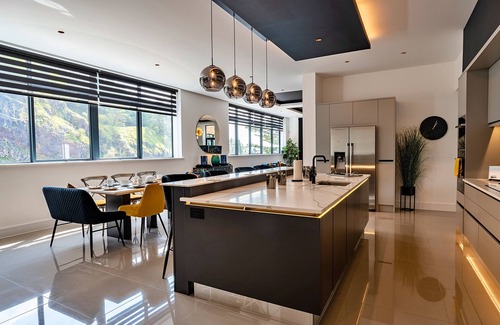 Cheddar House | Finest Retreats | Reservoir View