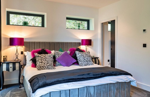 Cheddar House | Finest Retreats | Reservoir View